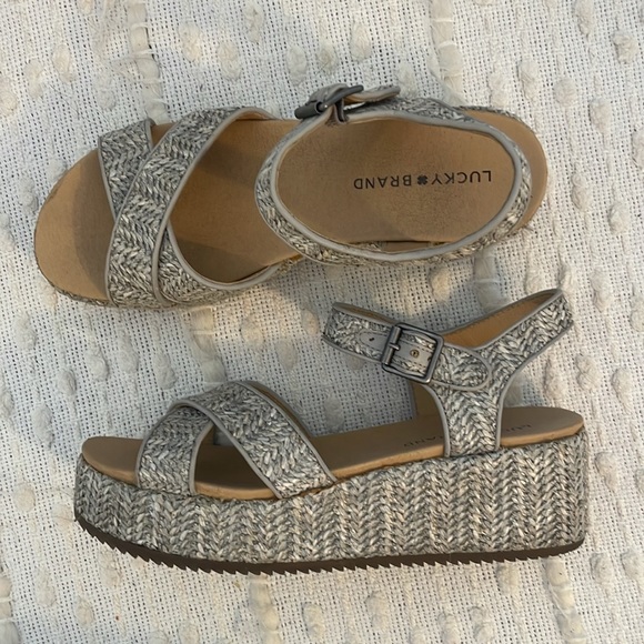 Lucky Brand Wagoo Sandal - Picture 2 of 3